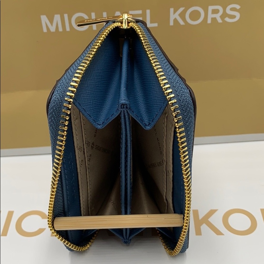 MICHAEL KORS JET SET TRAVEL MD ZA CARD CASE - Picture 10 of 16
